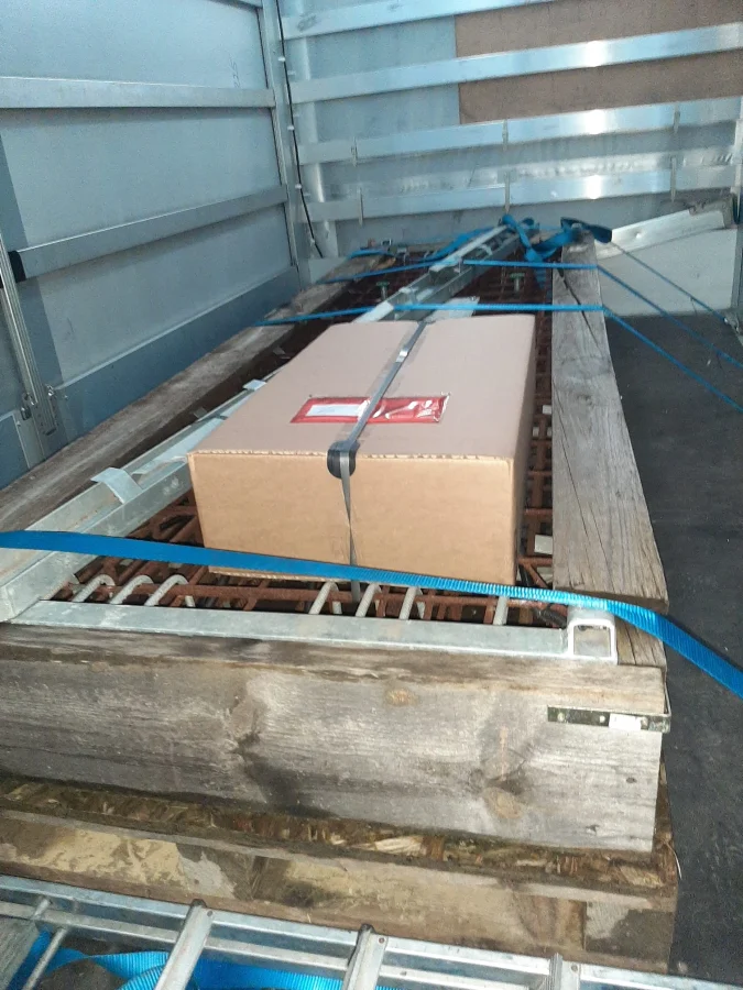 Secured specialist cargo inside a transport vehicle